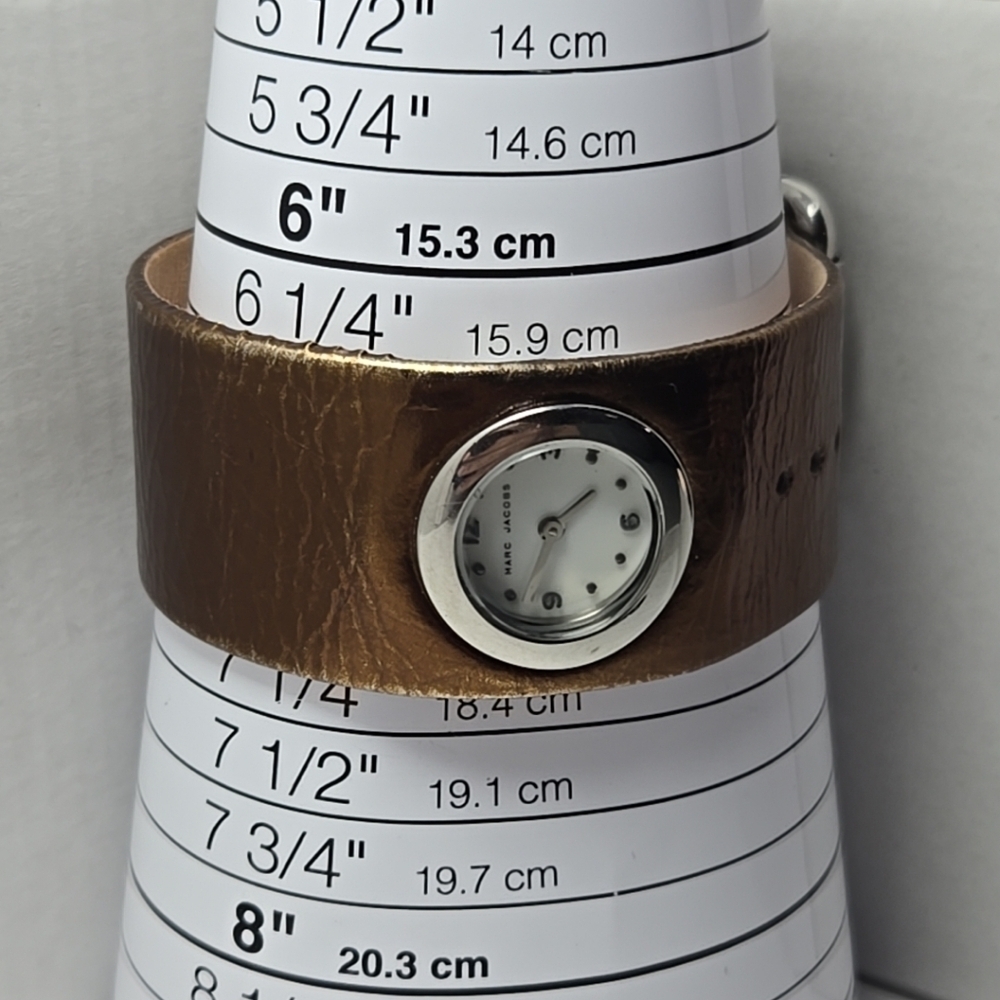 Womens Marc Jacobs MBM2004 Wrist Watch Leather Band Belt Buckle New Battery - Picture 6 of 11